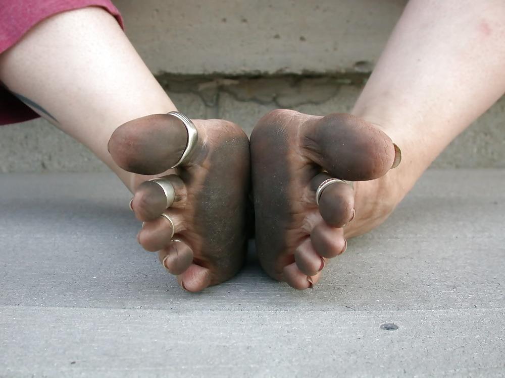 25P Dirty Feet 2
