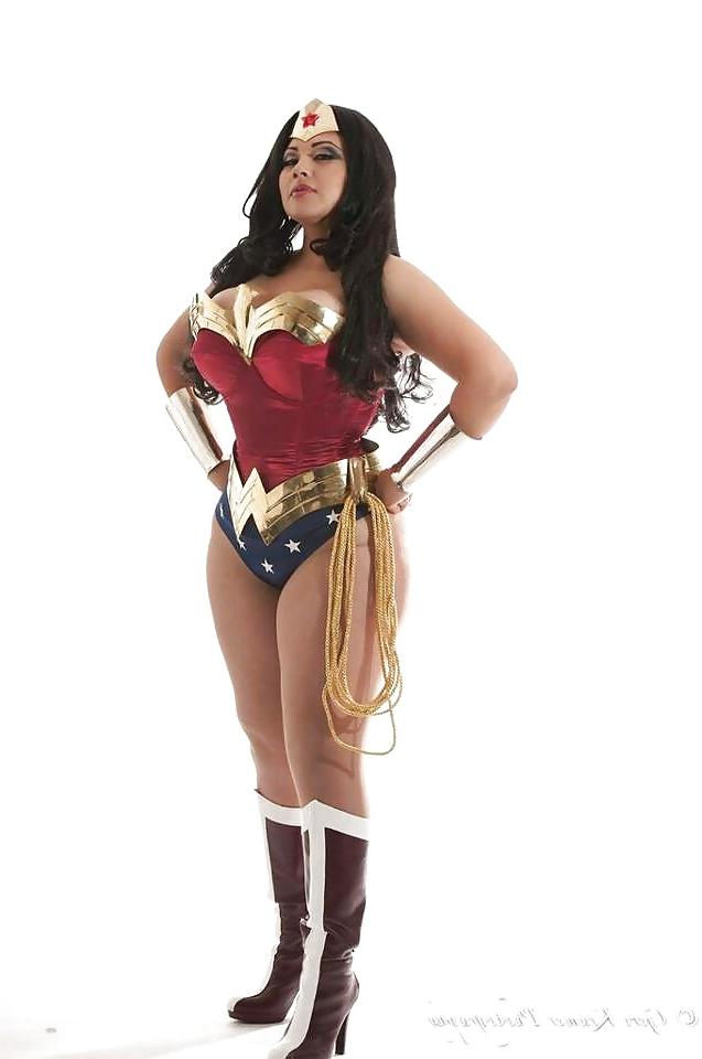 25P Cosplay Hotties