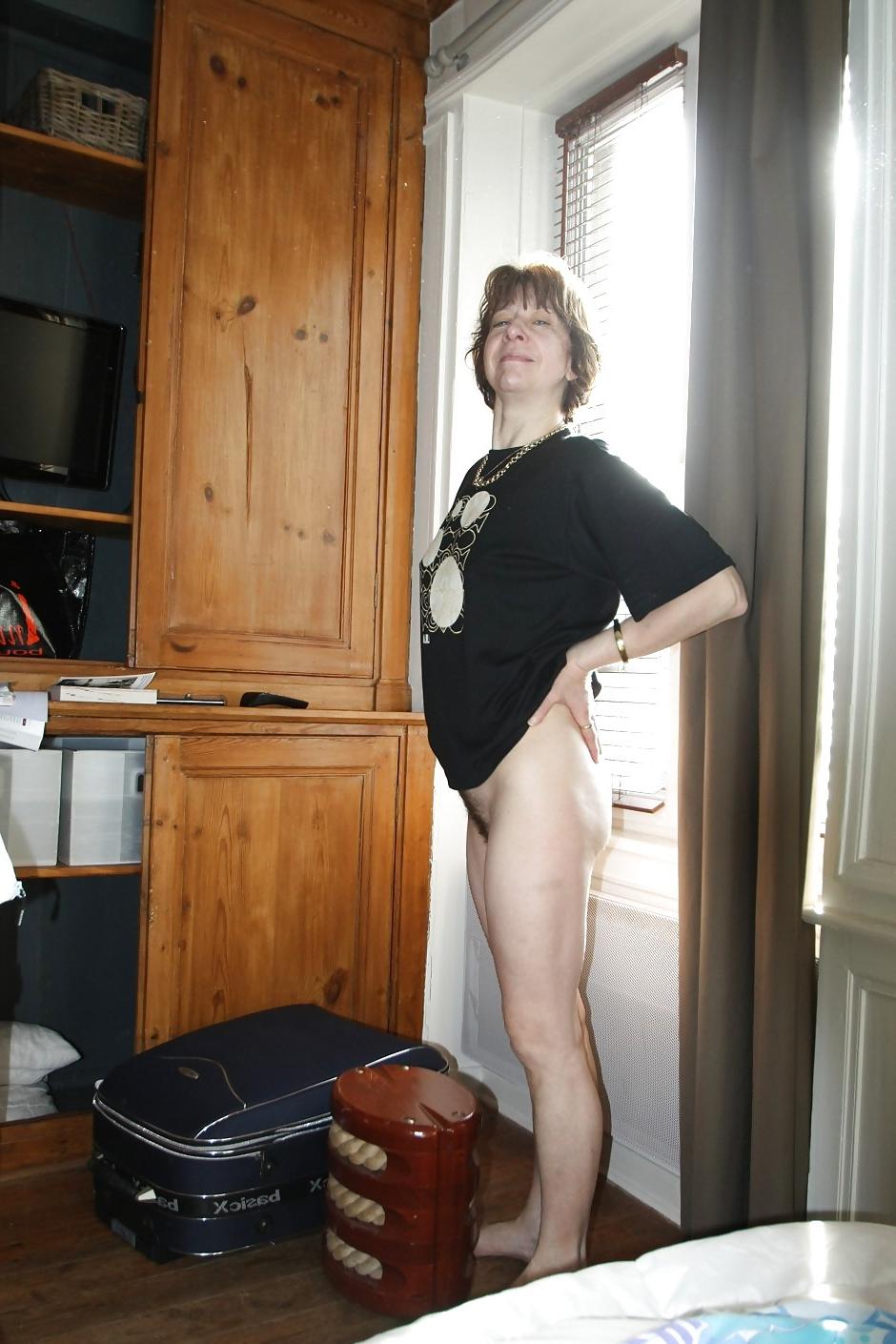 13P French mature bottomless