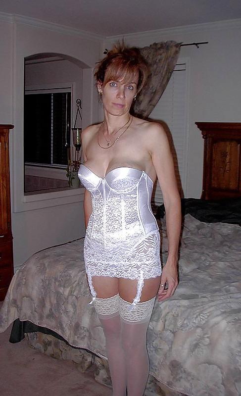 13P Mature in corset