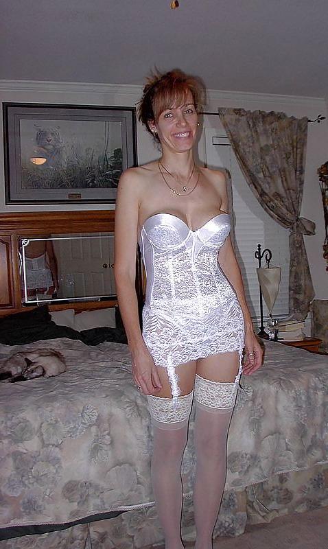 13P Mature in corset