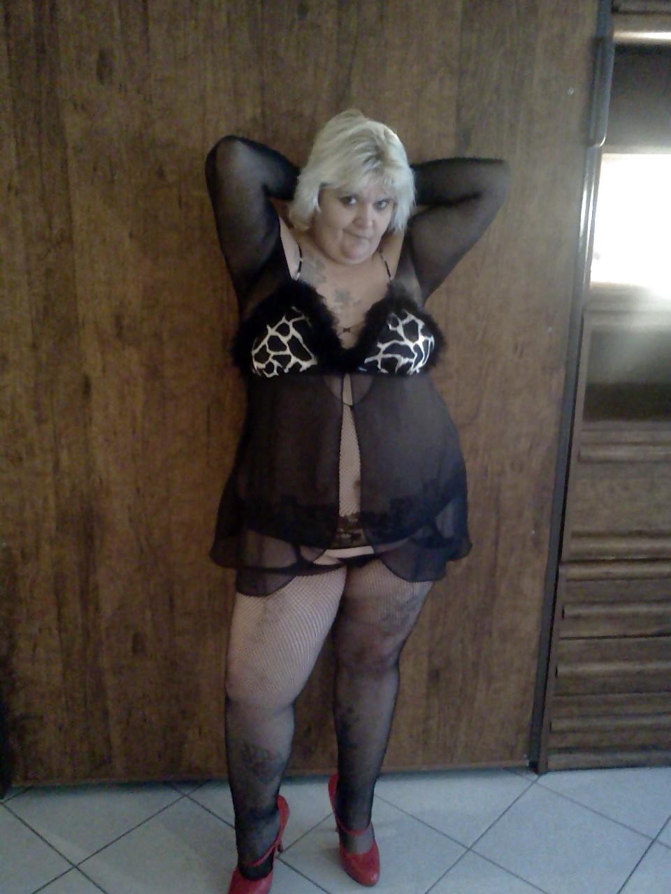 25P Naughty milf wife likes to dress slutty ..