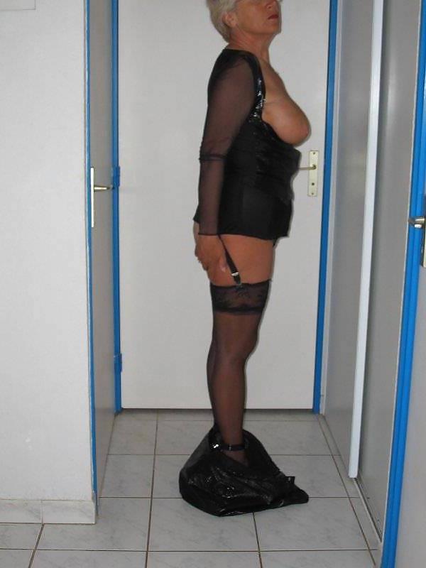 25P Mature Beauty - Annick 61