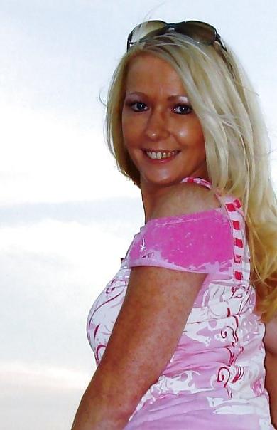 18P Dirty MILF Beatrix