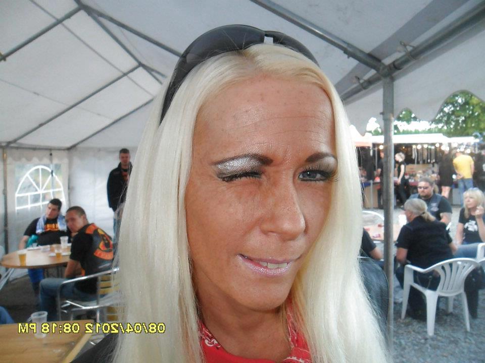 18P Dirty MILF Beatrix