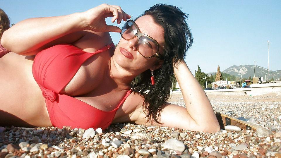 13P Busty Serbian Mom
