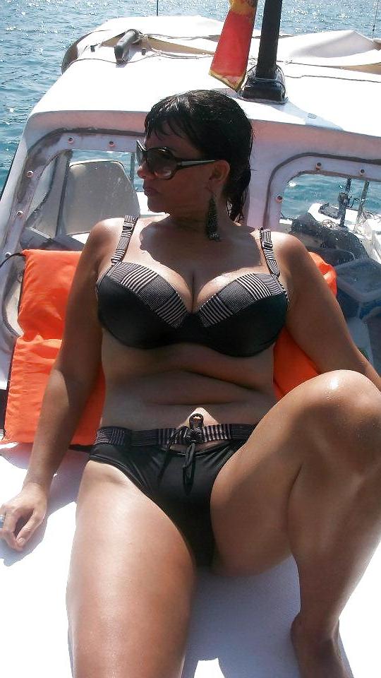 13P Busty Serbian Mom