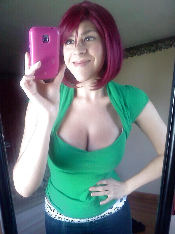 25P Nina (More of Curvy green-haired cosplay girl!)