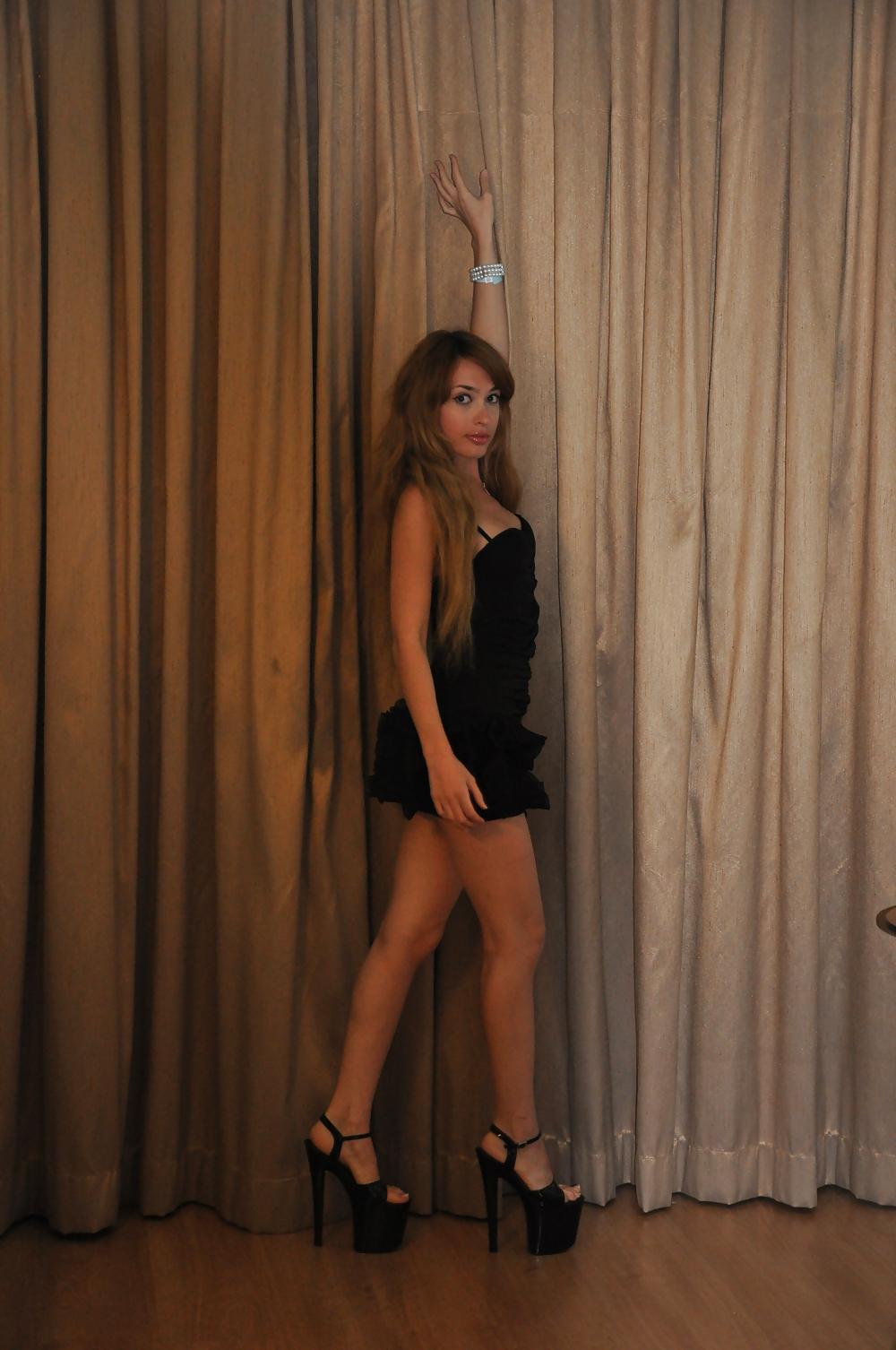 25P Sexy dress  girl webcam hot pretty slut nude tits lingerie