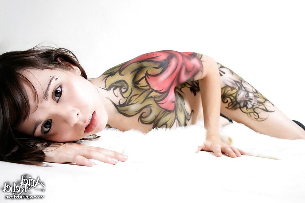 15P Ariel. body painting