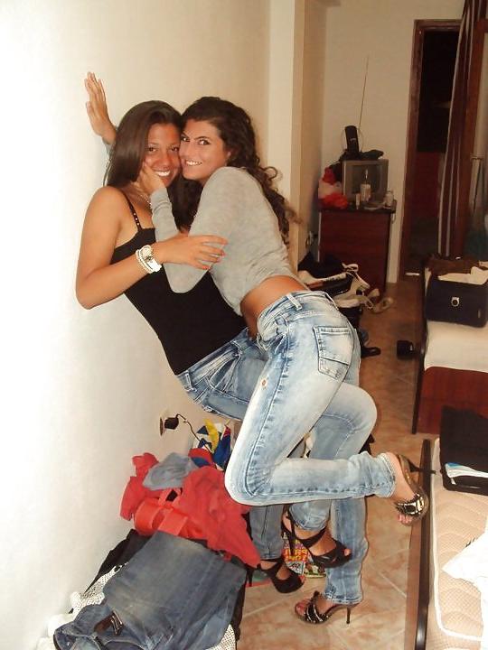 25P Stela vs Ivana Serbian Girls