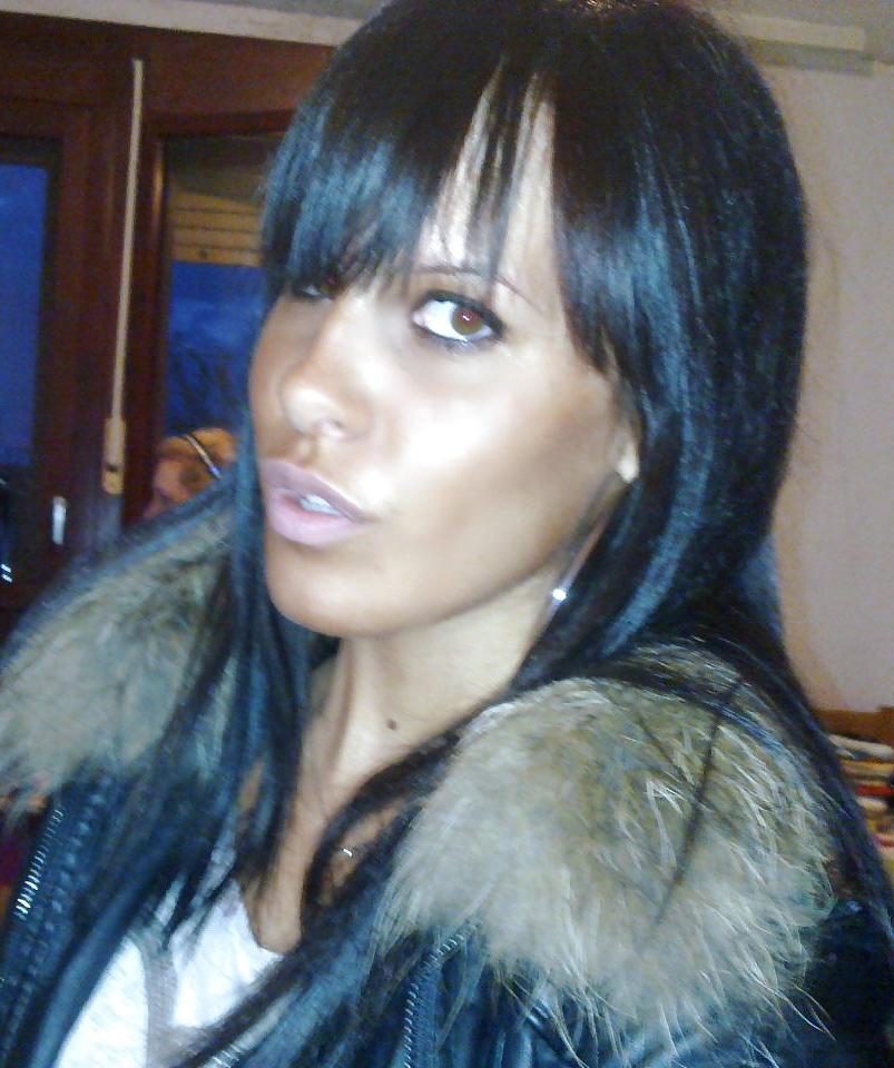 25P SERBIAN GIRLS