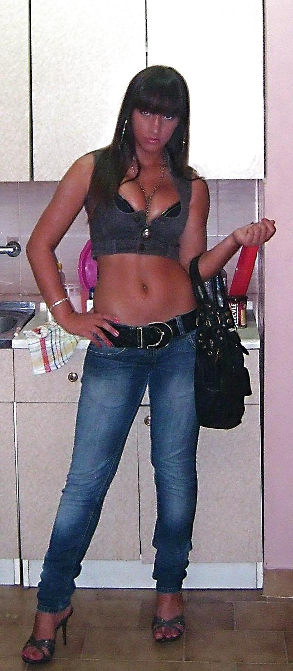 25P SERBIAN GIRLS