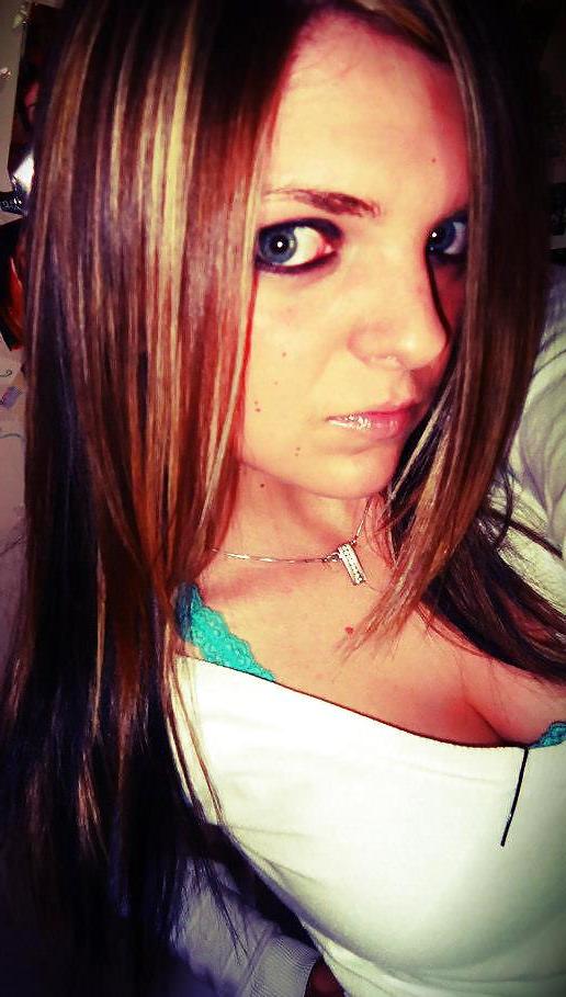 25P BUSTY TEEN IN LOVE WITH HER TITS