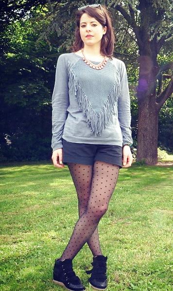 25P French Bloggers Mode with sexy legs 34