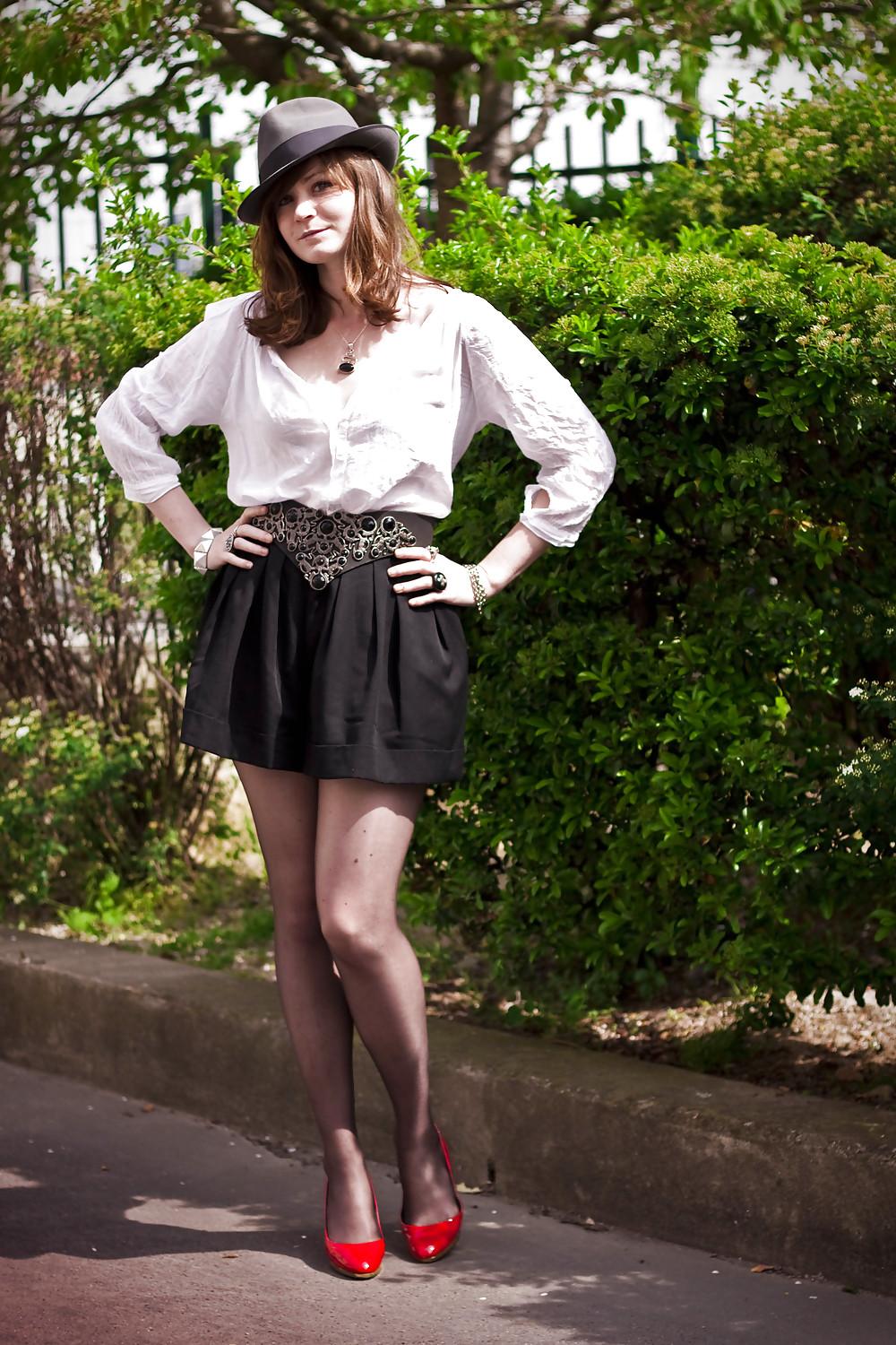 25P French Bloggers Mode with sexy legs 34