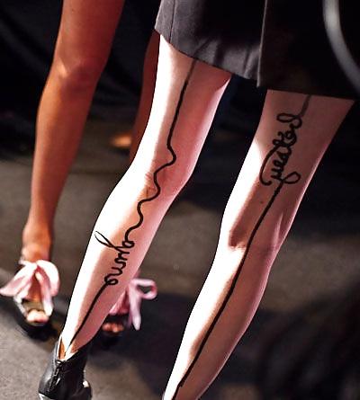 25P Dress your legs...