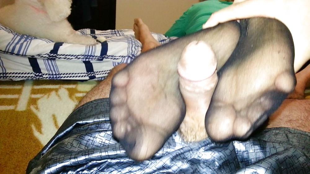 19P Sexy stockings footjob do you like? 