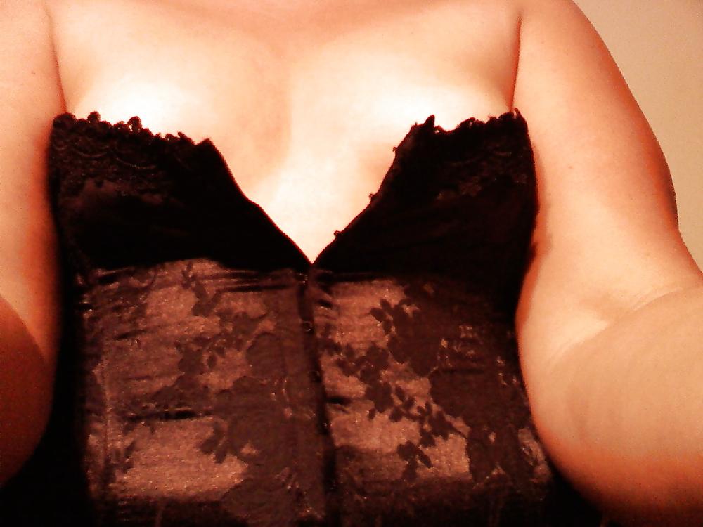 8P Black Corset