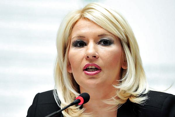 25P SERBIAN MILFSHARKS