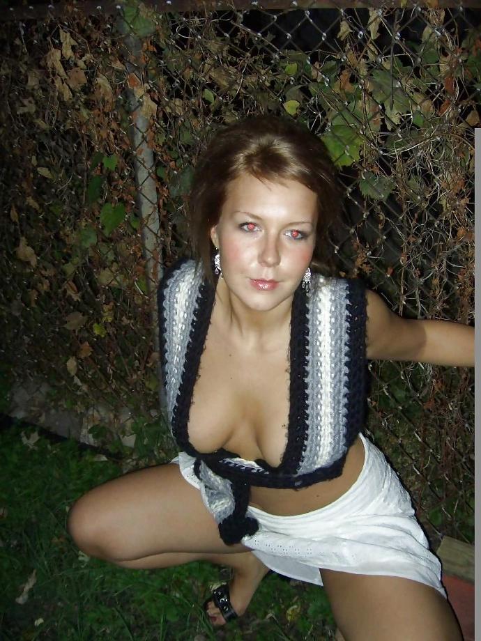 25P FRENCH GIRLY MARIE LOVES TO BE SURROUNDED BY 2 COCKS