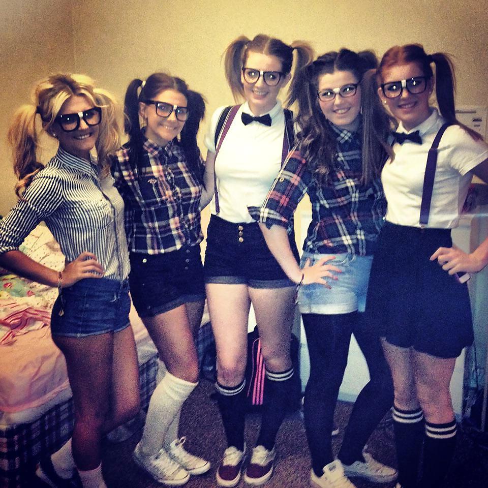 25P Sluts in little hotpants! 5