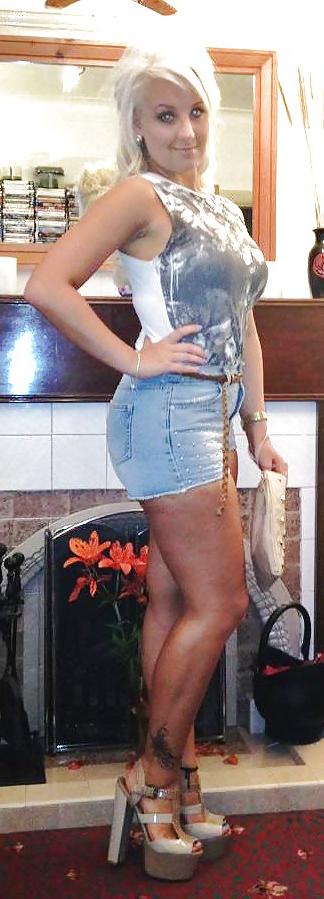 25P Sluts in little hotpants! 5