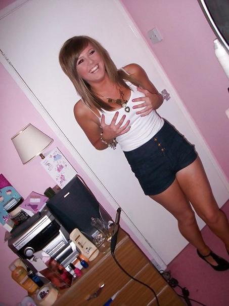 25P Sluts in little hotpants! 5