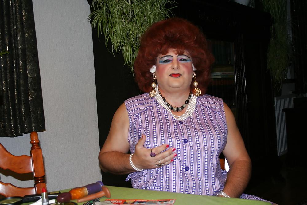 10P Wilma in apron dress