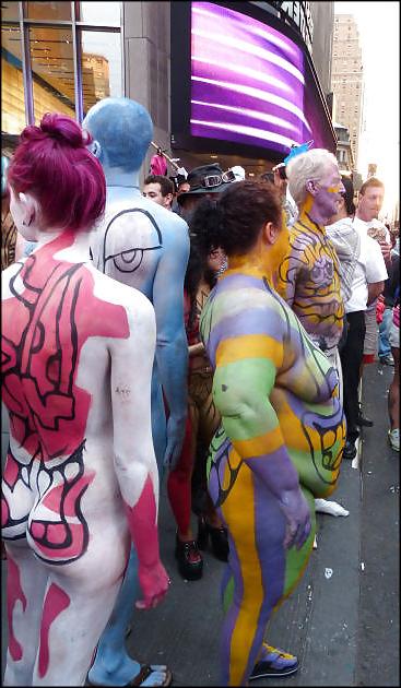 9P I  LOVE NEW YORK  PART 2 !!  Body Painting in Times Square 