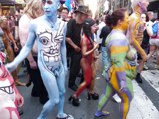 9P I  LOVE NEW YORK  PART 2 !!  Body Painting in Times Square 