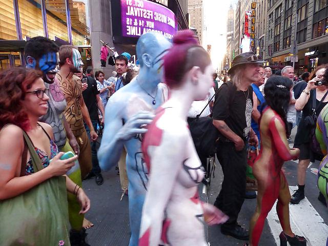 9P I  LOVE NEW YORK  PART 2 !!  Body Painting in Times Square 