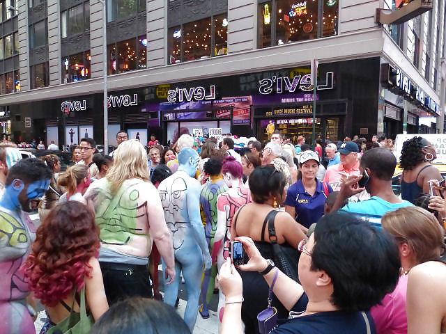 9P I  LOVE NEW YORK  PART 2 !!  Body Painting in Times Square 