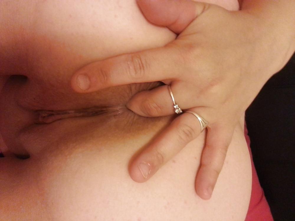 13P Alesha posing and fucking her dildo.. lots of cum!