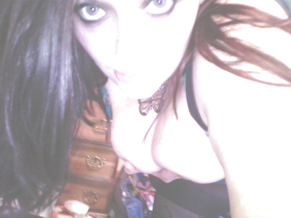 25P Pale and full of vanity