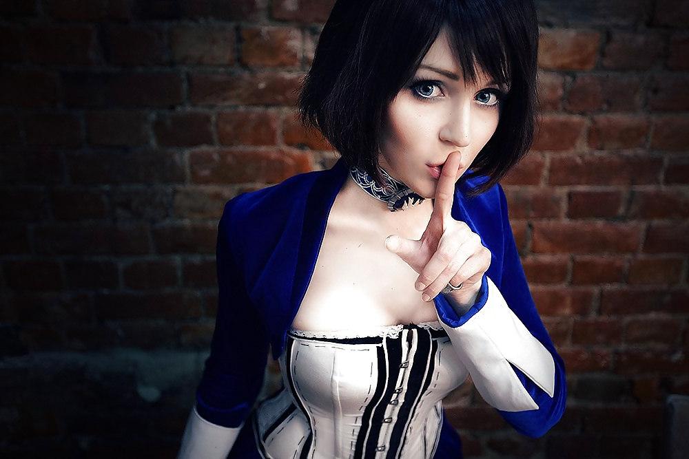 25P Cosplay Babes