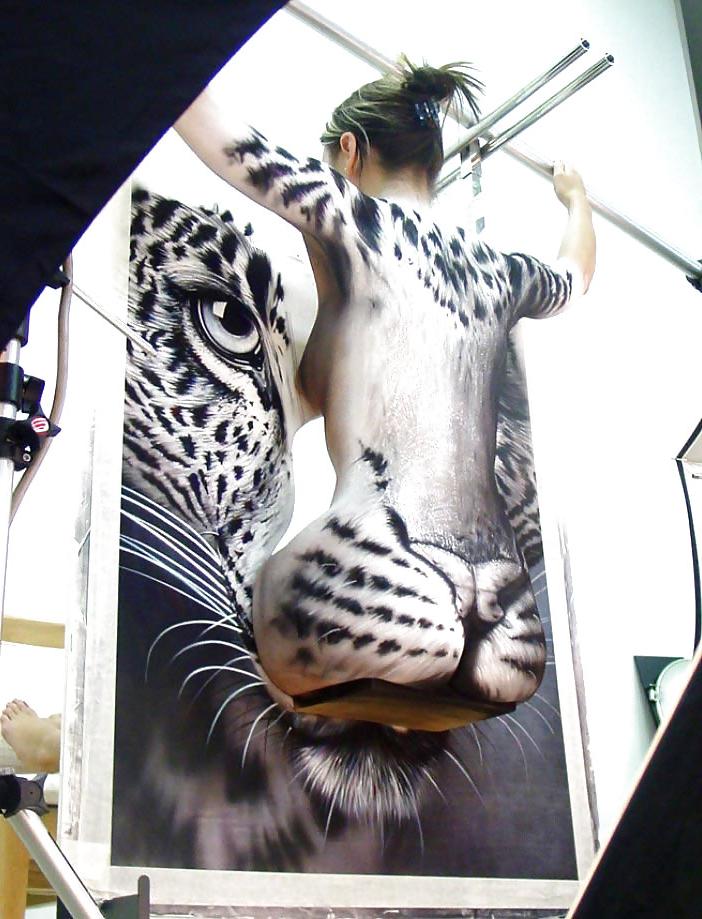 25P Body Painting Photo Gallery