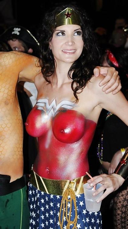 25P Hot Girls With Body Paint