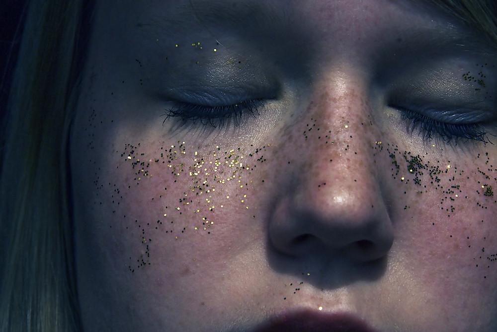 16P Cute freckled faces