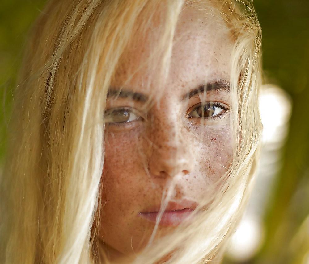 25P Freckled Cute 
