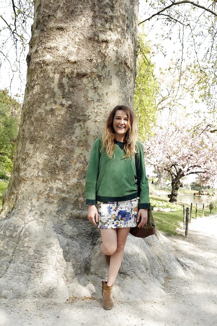 25P French Bloggers Mode with sexy legs 35