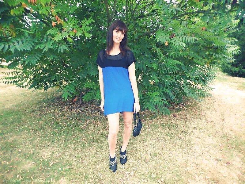 25P French Bloggers Mode with sexy legs 35