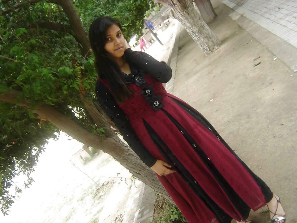 15P Pakistani Girl ( Hareem Khan )