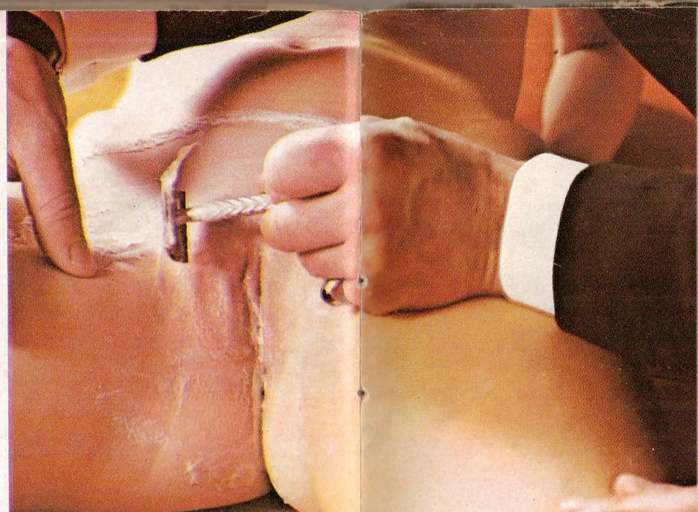 8P Hustler March 1976 - Bare Beaver