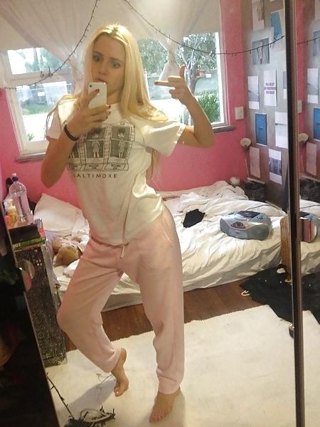 18P Teen Slut for Dirty Comments