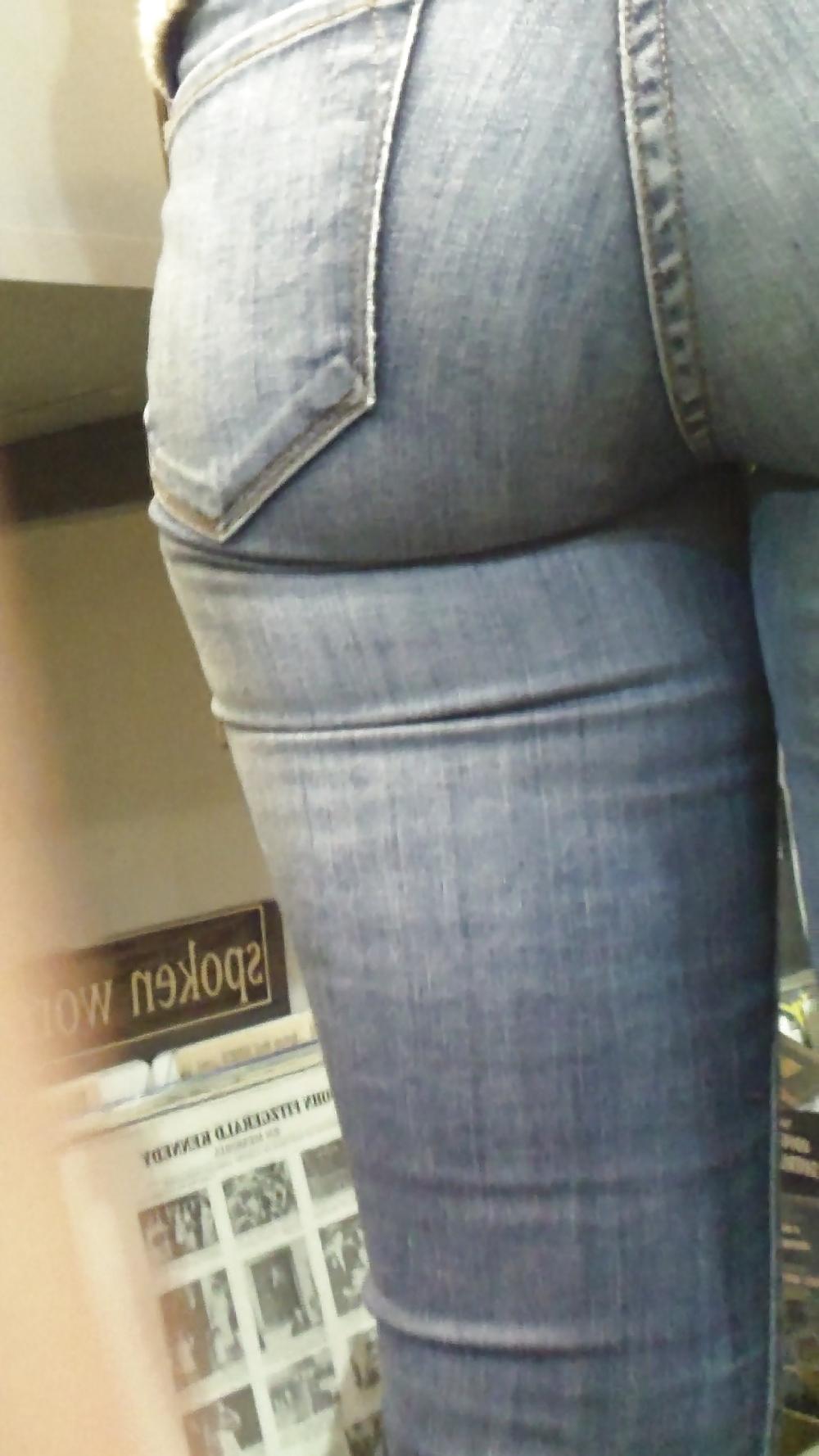 22P Smooth teen ass & butt in blue jeans
