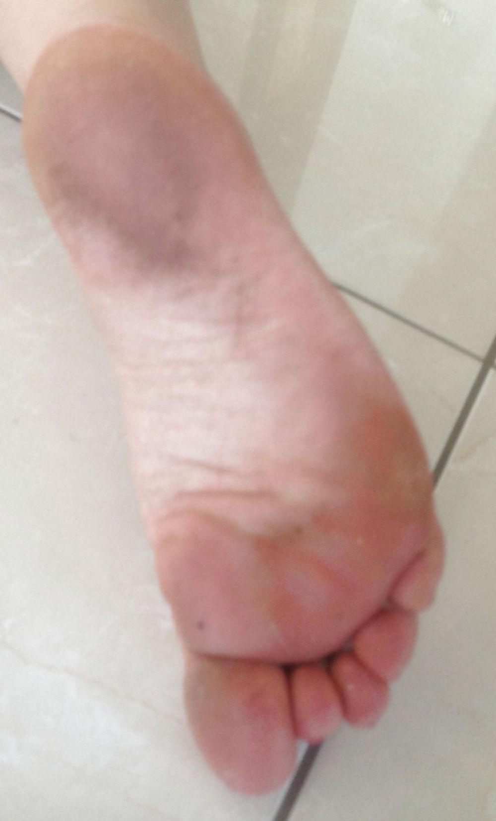 8P Bootys dirty smelly feet