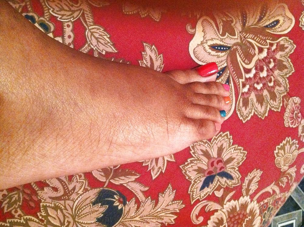 25P Colorful Toes Footjob