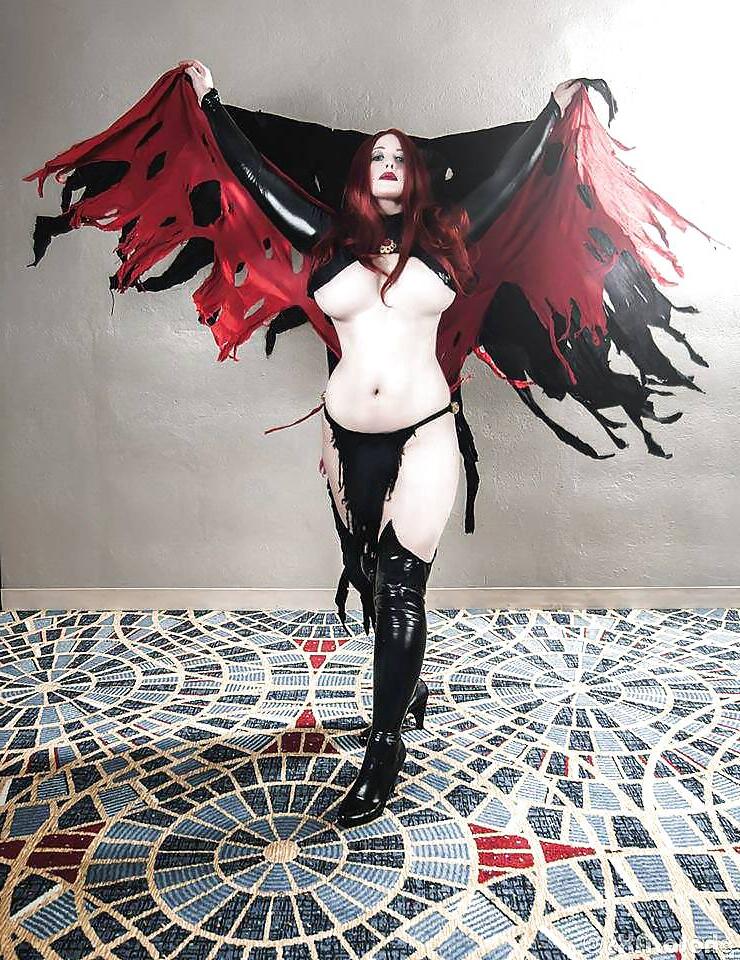 19P Awesome cosplay