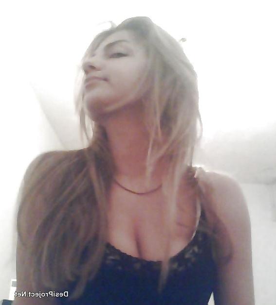 5P Cute Pakistani Girlfriend Nude